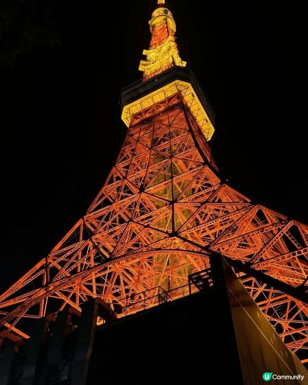 東京鐵塔係東京最經典地標，高333米，紅白色外觀超吸睛，日夜...