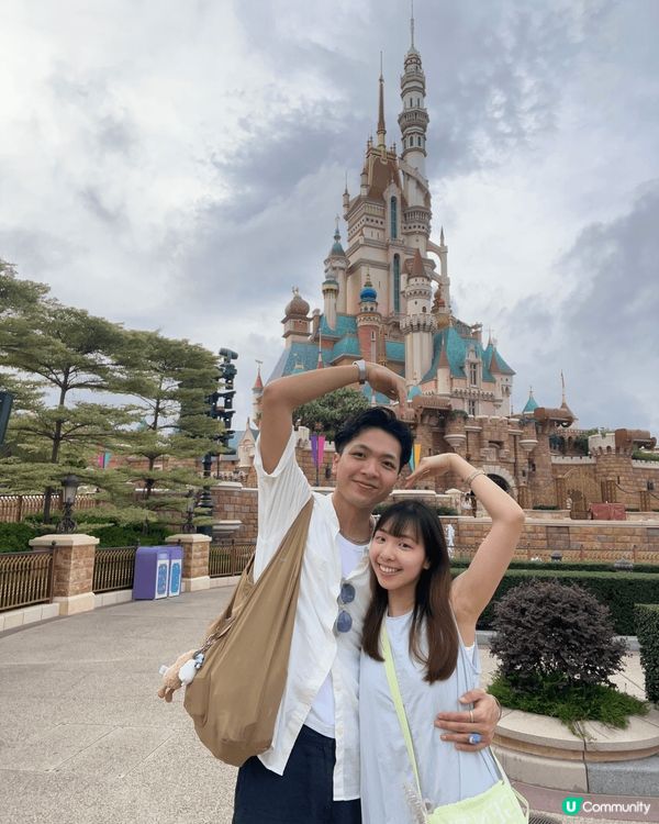 上個星期同男朋友慶祝一周年，我地去左迪士尼樂園玩！啲童真真係...