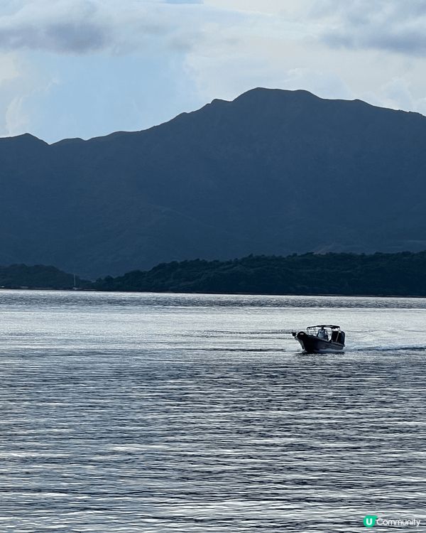 黃昏係烏溪沙上船，一邊欣賞日落，一邊享受海風，坐小船出海釣墨...