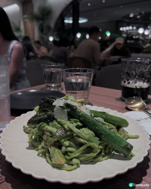 港女就係鍾意打卡影靚相🧏🏻‍♀️📷 牡羊都等到眼訓準備走啦🐑COME