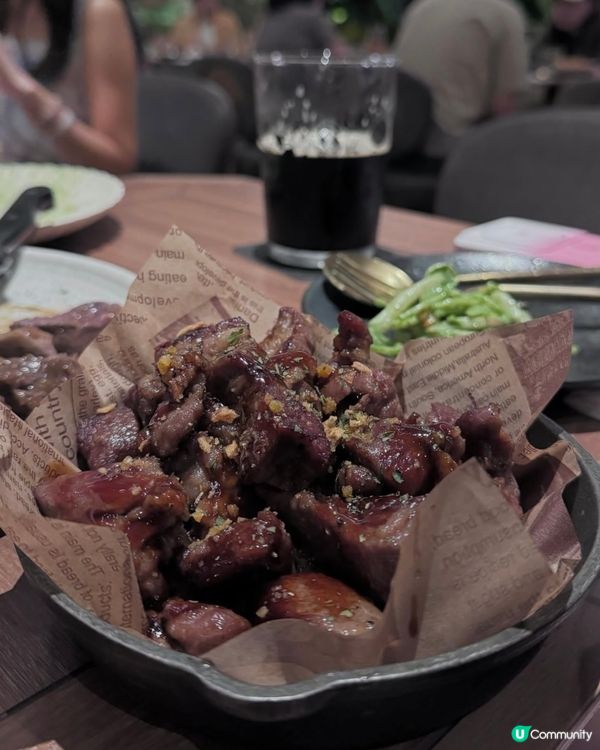 港女就係鍾意打卡影靚相🧏🏻‍♀️📷 牡羊都等到眼訓準備走啦🐑COME