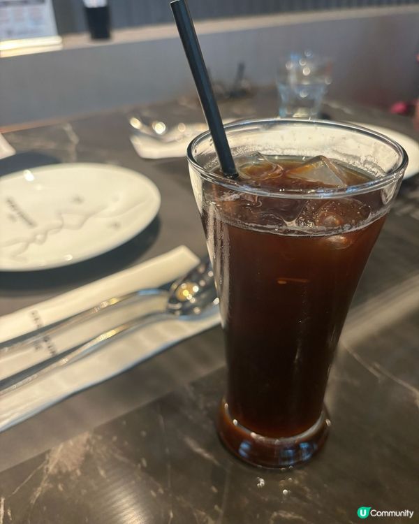 啟德食甜品，成間都播週傑倫嘅歌