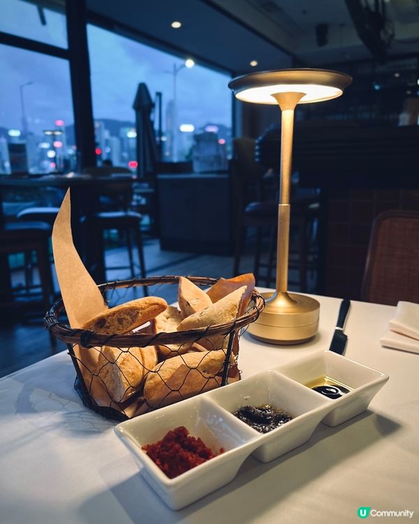 180度維港夜景意大利菜！石窯爐烤手拉薄餅🍕