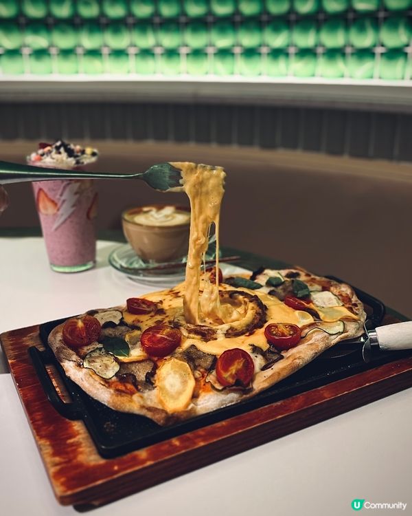 啟德體育園美食新蒲點！🍕 澎湃拉絲火山熔岩芝士Pizza！