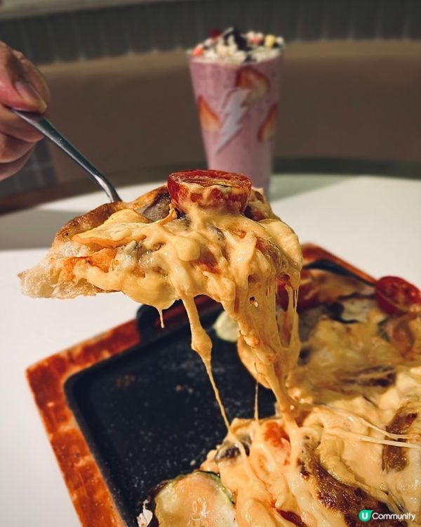啟德體育園美食新蒲點！🍕 澎湃拉絲火山熔岩芝士Pizza！