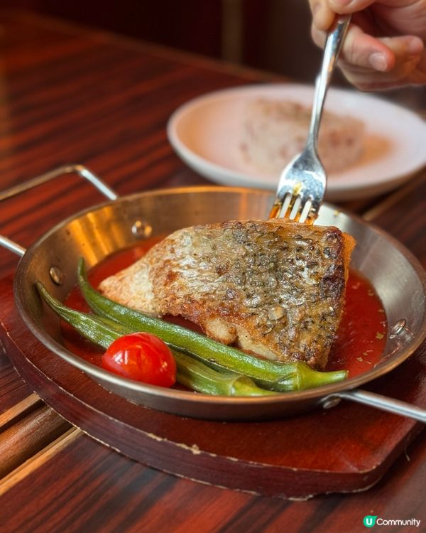 西班牙海鮮飯😋+ 煎鱸魚扒🤤！北角懷舊風西餐廳！
