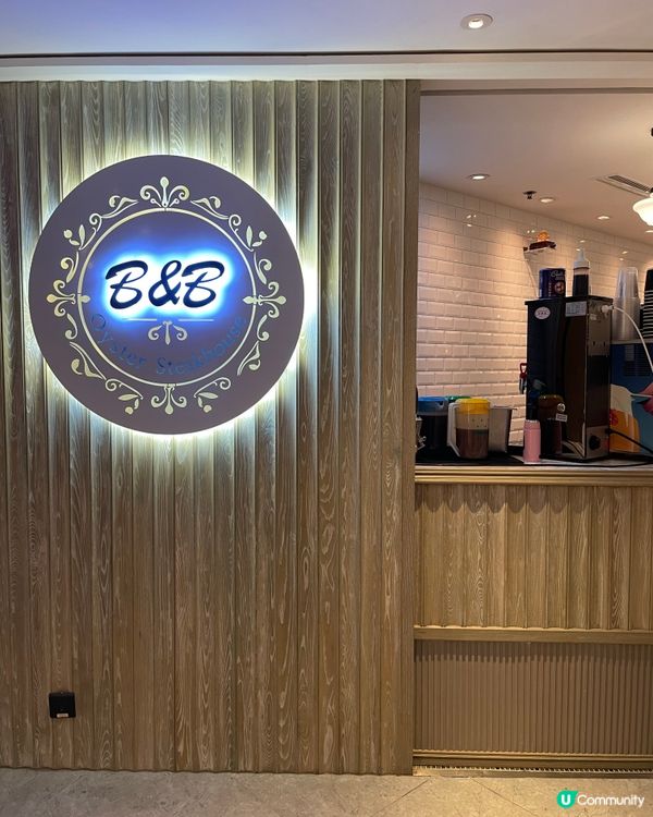 畫廊搖身一變西餐廳