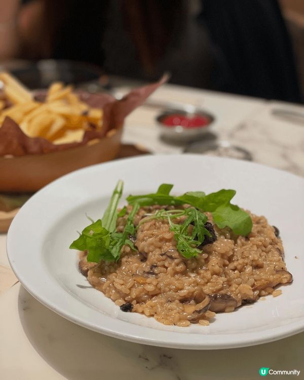 OVO CAFE——素食的高級享受，還能在花店裡用餐  