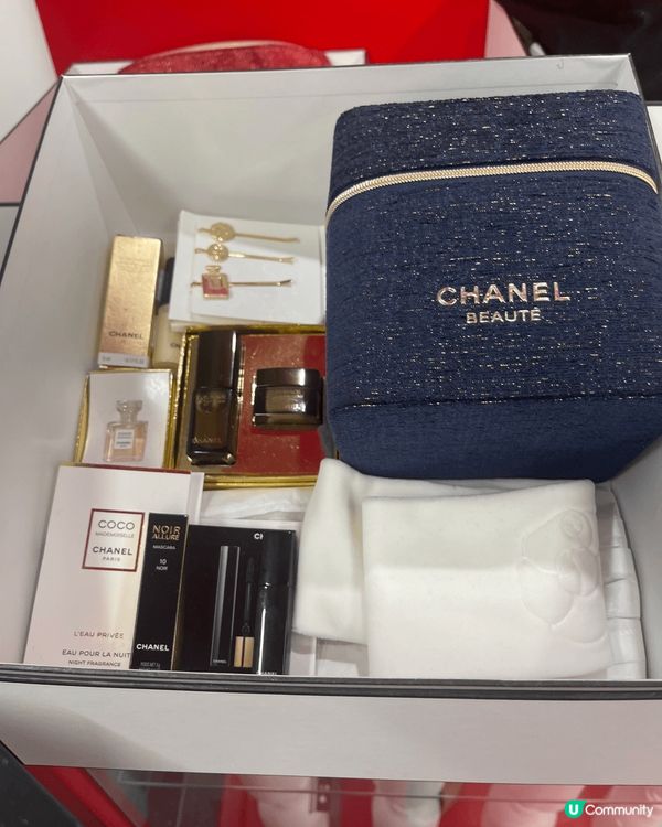 NARS 的粉底和唇膏和chanel的美妝活動與化妝體驗日與...