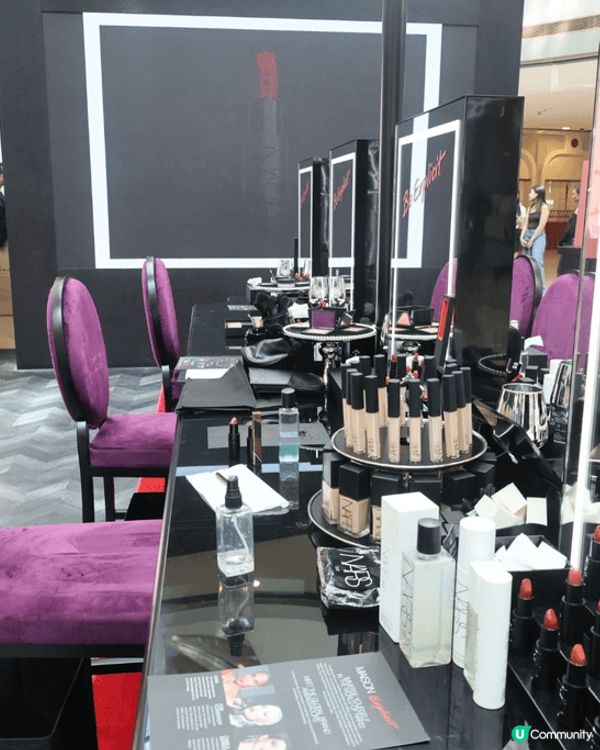 NARS 的粉底和唇膏和chanel的美妝活動與化妝體驗日與...