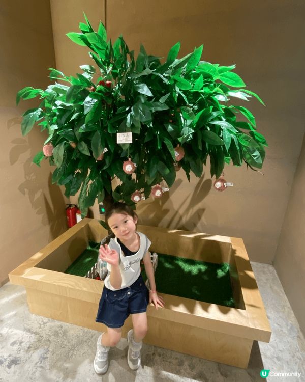 夏日必須去一次崗廈站，有十分多特色小店以及好多親子互動的小遊...