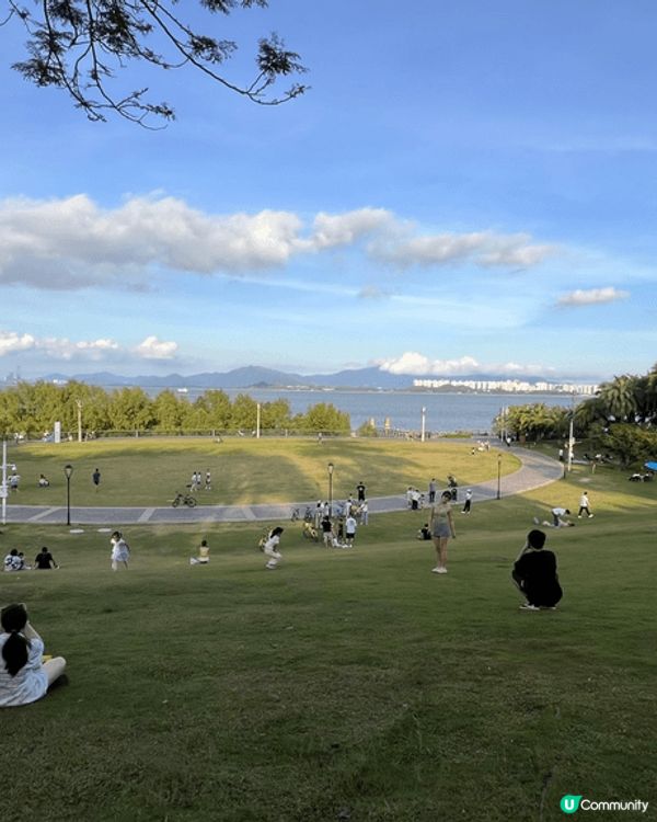 夏天我會推介大家到深圳的南山去打卡，我會推薦一個很有特色的火...