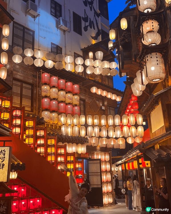 夏天我會推介大家到深圳的南山去打卡，我會推薦一個很有特色的火...