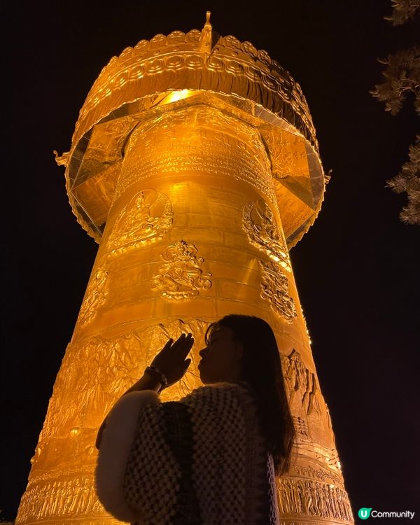 📸打卡位: 獨克宗古城. 大佛教轉經桶