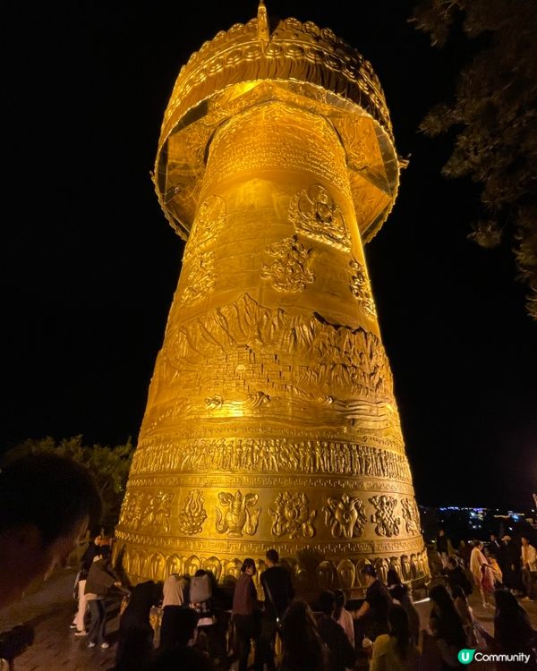 📸打卡位: 獨克宗古城. 大佛教轉經桶