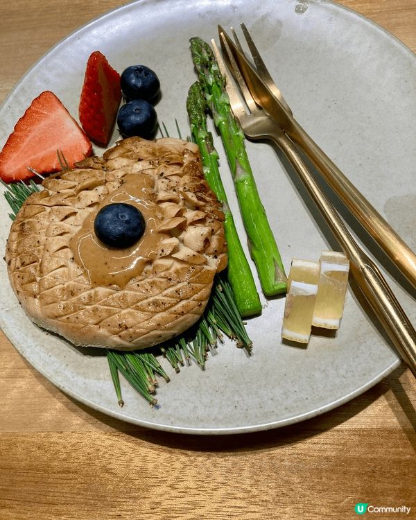 素食百靈菇扒同埋素食特色燒烤串，今次難得可以喺佛山食到咁特別...