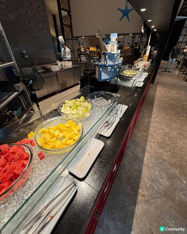 位於惠州的雙月灣檀悅都喜天麗度假酒店，全海景親子套房，內有兩...