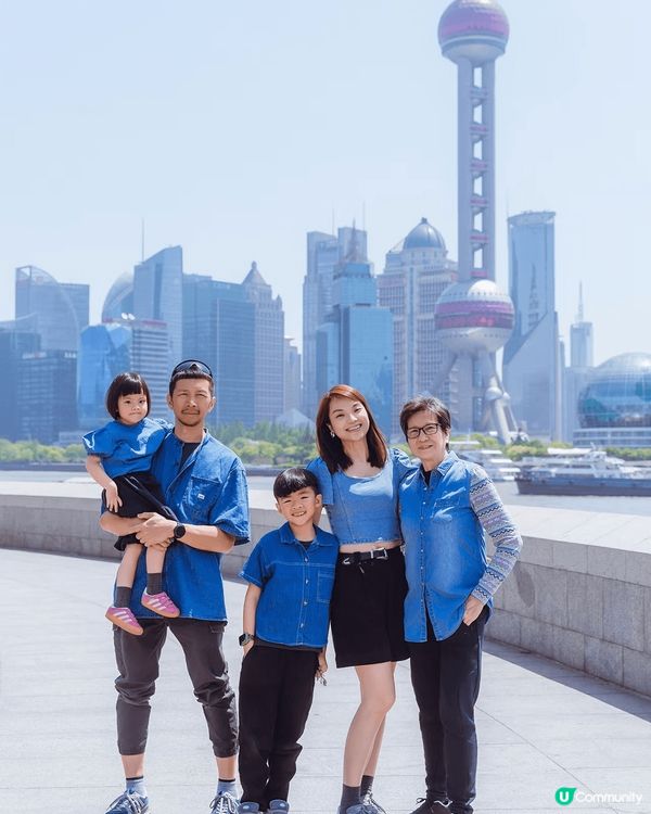 旅行對我來說最動人的地方之一，就是一張「到此一遊」的全家福📷...