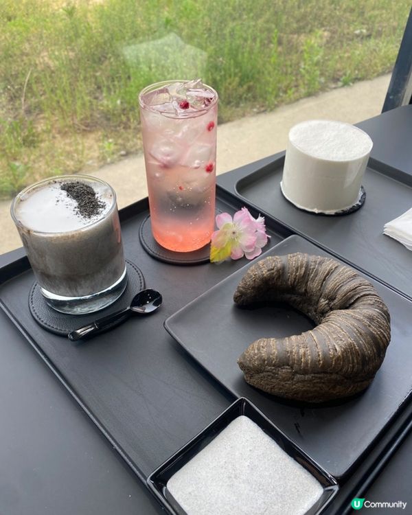 🇰🇷☕️金浦黑色系感性大空間Café打卡＋咖啡推薦 💯