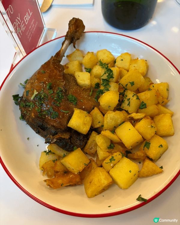 巴黎我推介的三樣食物。1: Madeline 這是新鮮出爐，...