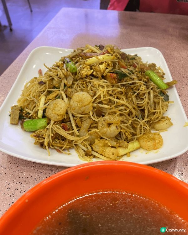 士美菲路街市大樓大排檔的星洲炒米，抵食又大碟足料送例涉及飲品...