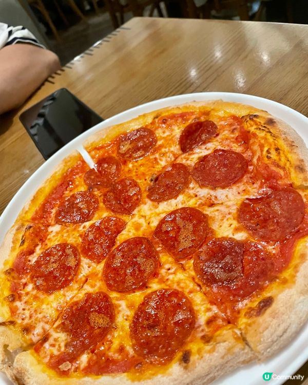 Friday Pizza Night😋🍕