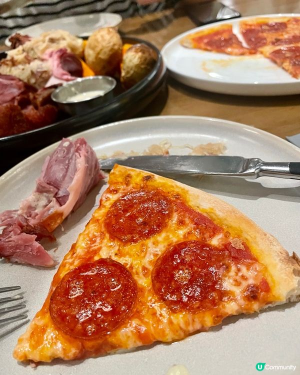 Friday Pizza Night😋🍕