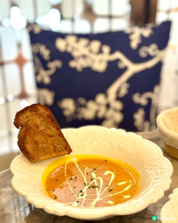 銅鑼灣· ROYAL INN 