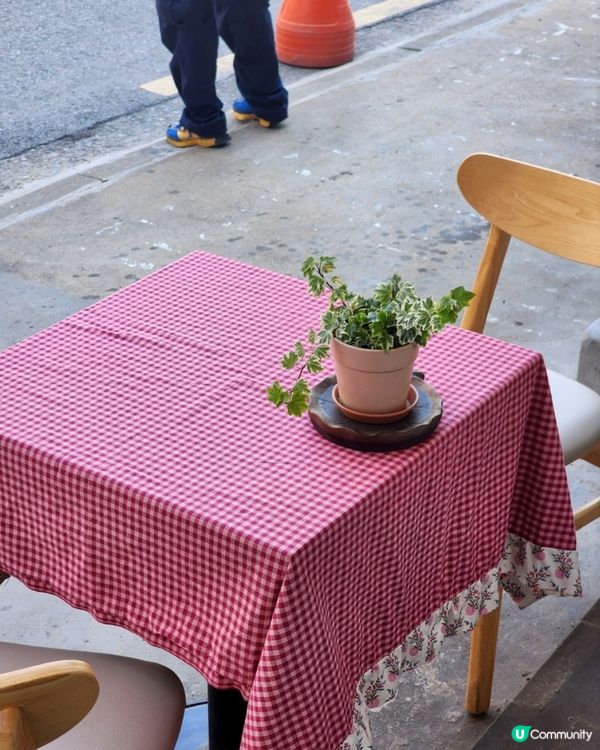 🇰🇷韓國梨泰院靜靜歎茶｜紅茶＋手工鬆餅🍓☕