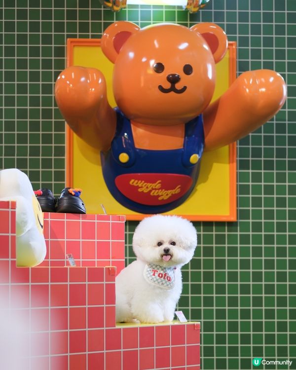 1.  期間限定店嚟香港！📸 打卡位+限量品！🤩