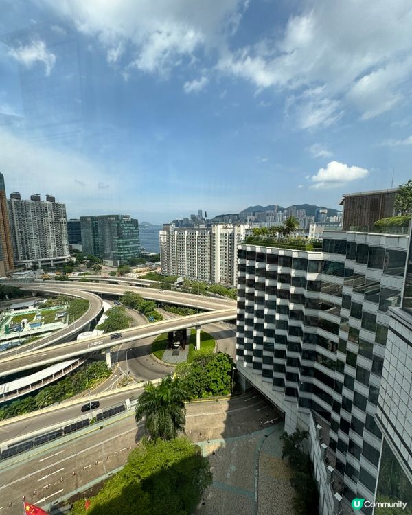 位於紅磡，享有海景的酒店