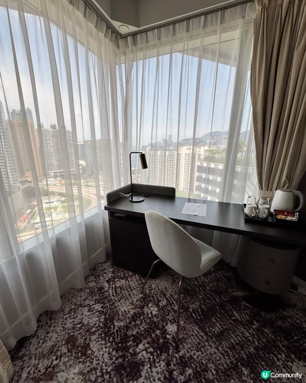 位於紅磡，享有海景的酒店