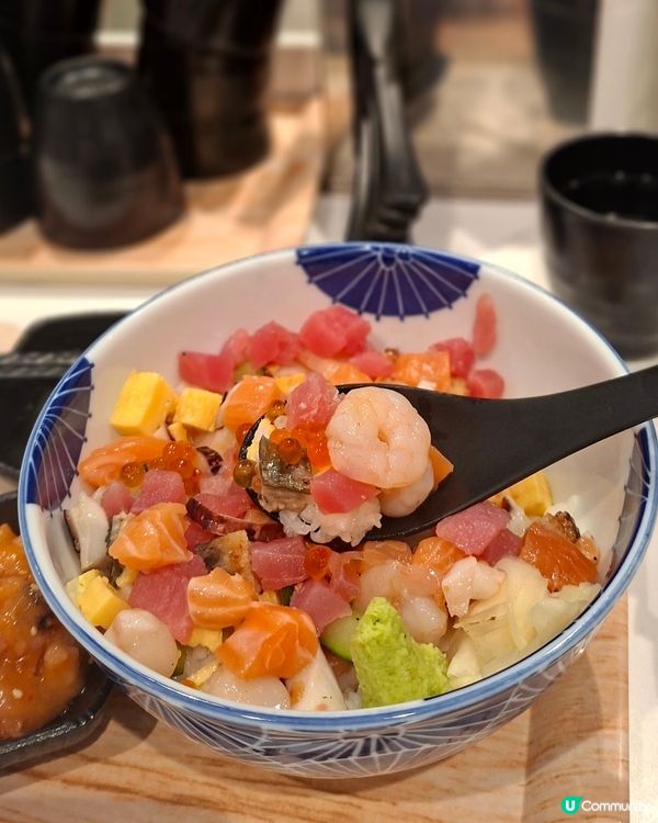 糧尾恩物 平價海鮮丼