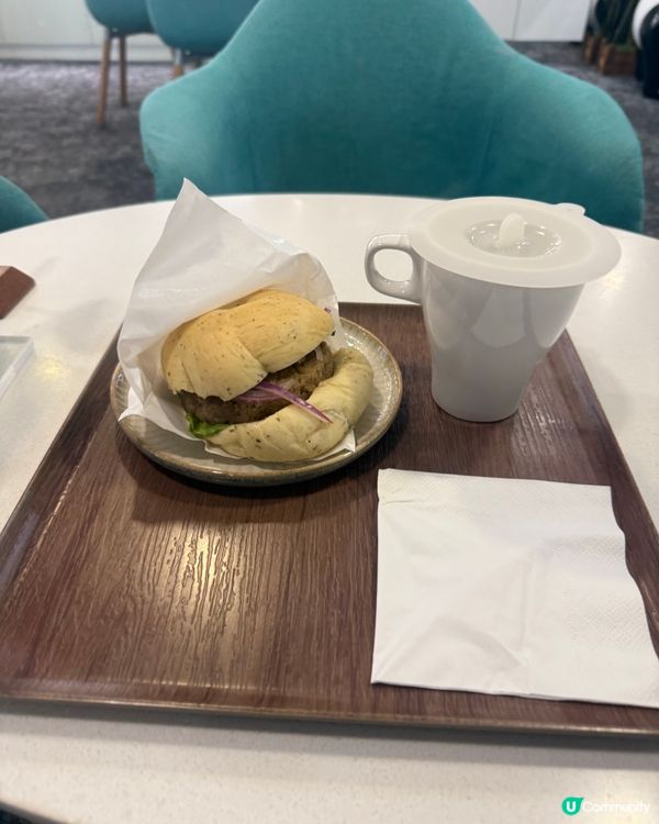 做facial前食和牛漢堡，做完Facial有湯有生果食