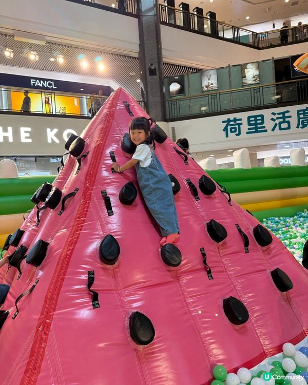 荷里活廣場玩到癲！8000呎充氣樂園勁好玩🤩！ 