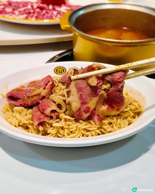 《鄰近深圳灣口岸新鮮現切牛肉火鍋》