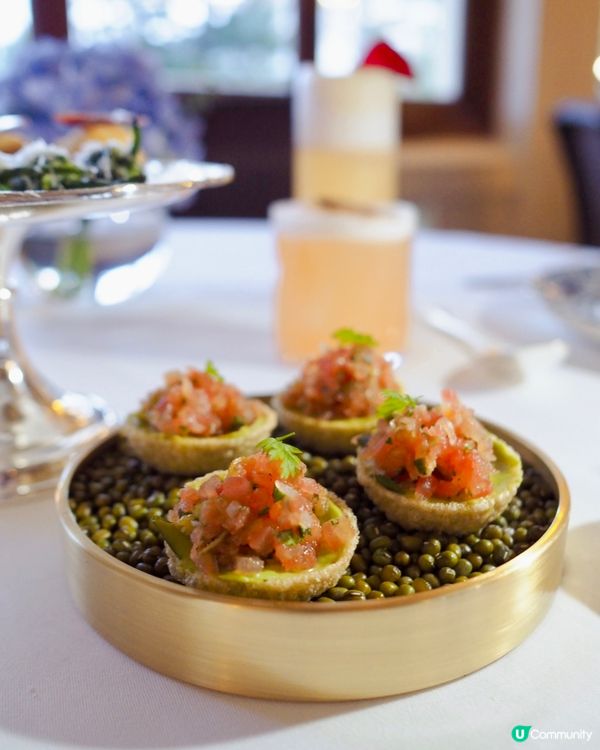 經典的The Verandah露台餐廳絕對是浪漫約會或閨蜜聚...