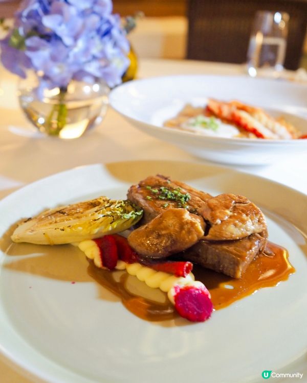 經典的The Verandah露台餐廳絕對是浪漫約會或閨蜜聚...