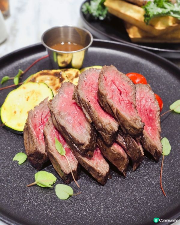 同屋企人去新城市食lunch,揀咗食西餐,依間Butlery...