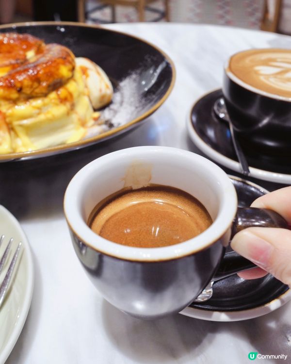 同屋企人去新城市食lunch,揀咗食西餐,依間Butlery...