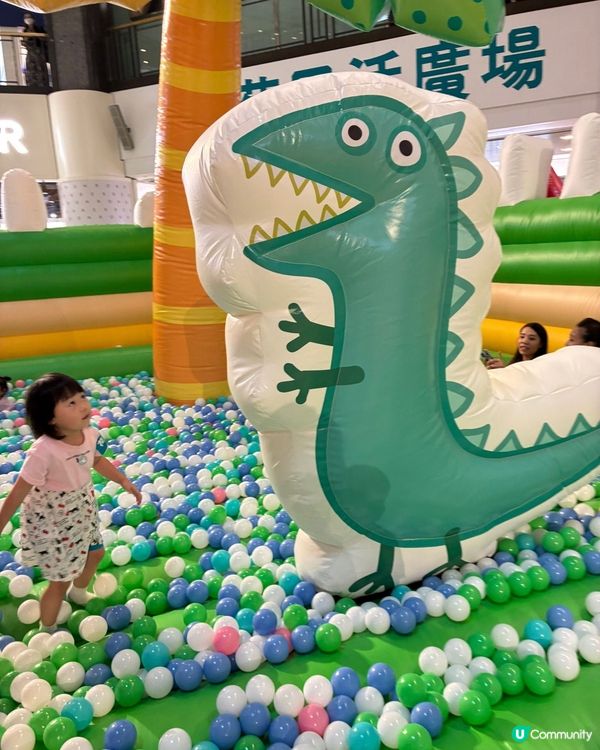 Peppa Pig充氣樂園玩到癲