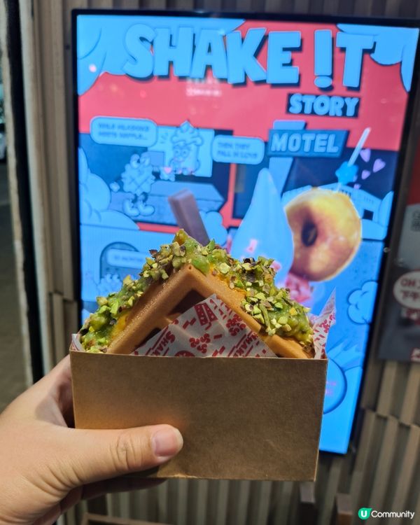 旺角甜品店！榴槤奶昔+窩夫🥪😋