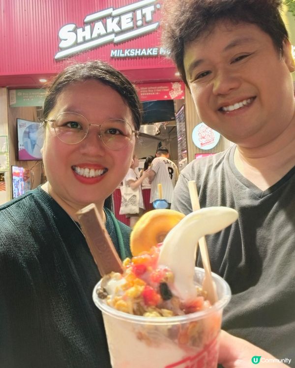 旺角甜品店！榴槤奶昔+窩夫🥪😋