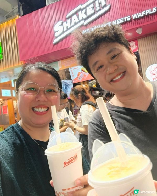 旺角甜品店！榴槤奶昔+窩夫🥪😋