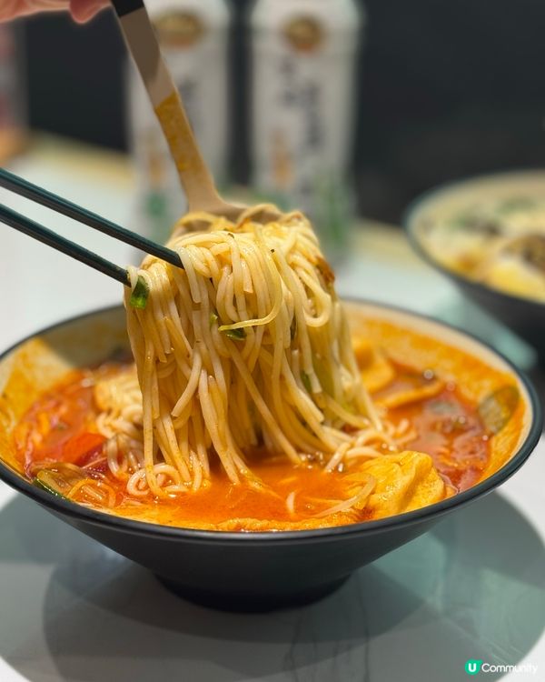 貴緣小鍋米線🤤！甜酸齋真係正😋！推介蕃茄湯底！金酸魚片！