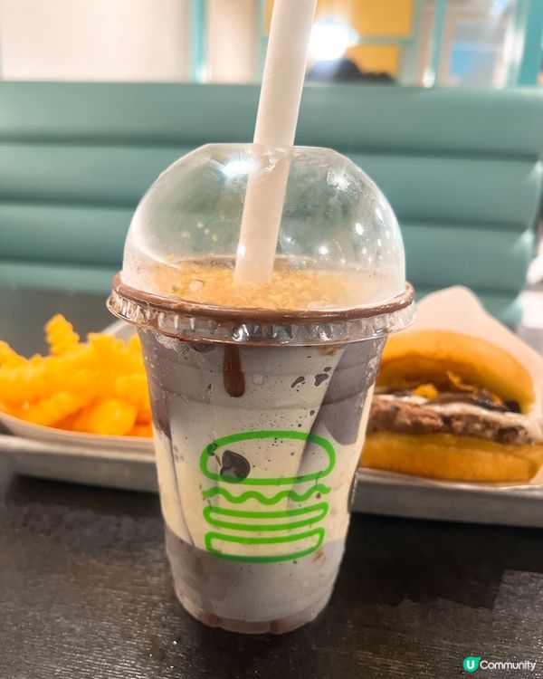 Shake Shack限定!杜拜開心果朱古力奶昔x爆蒜蘑菇堡