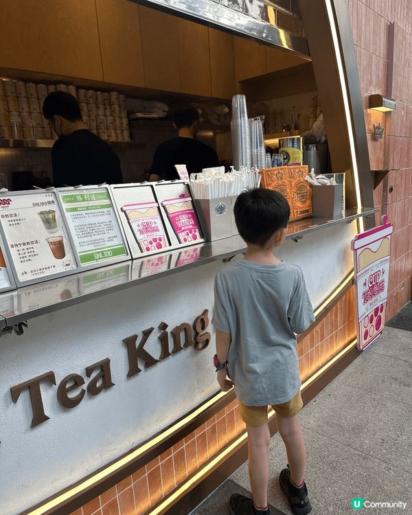 返深圳遊玩，食韓國燒肉食鰻魚玩遊戲周圍吃喝玩樂很開心