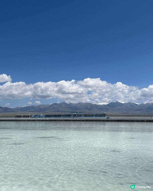 藍天白雲與清澈平靜的海面，特別喜歡最後一張圖片，海面上的火車...