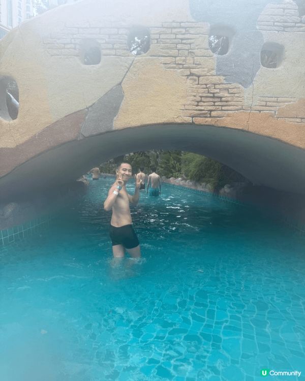 在馬來西亞吉隆坡旅行時到獨立廣場附近草地、湖濱公園和雙威水上...