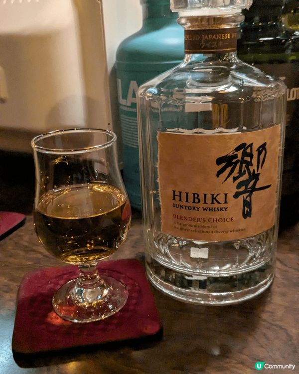 1) 這是大阪一間一人經營的小型酒吧，去年到過一次後認識了老...